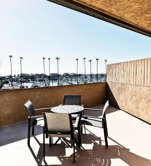 キングサイズベッドのスイートルーム, Four Points By Sheraton Ventura Harbor Resort