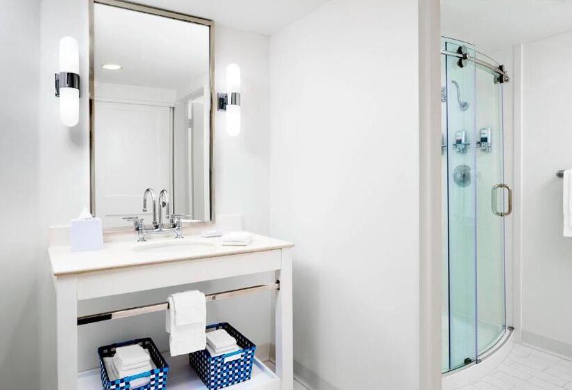 身障者適用スタンダードルーム, Four Points By Sheraton Ventura Harbor Resort