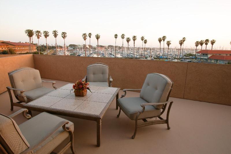 Люкс Кровать Кинг, Four Points By Sheraton Ventura Harbor Resort