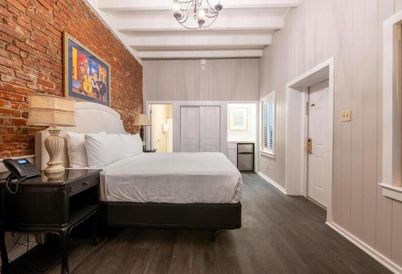 סטודיו דלוקס, French Quarter Suites