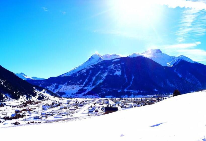 اتاق استاندارد با چشمانداز کوهستان, Grand Imperial