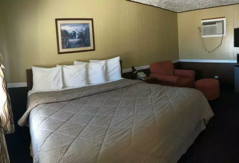 キングサイズベッドのスタンダードルーム, Geneva Inn