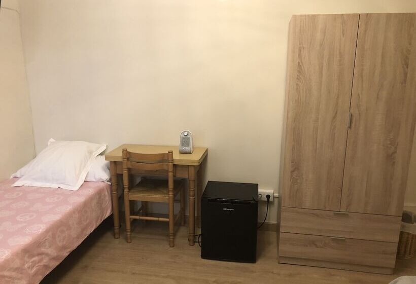 スタンダードルーム, Hostel Penedes