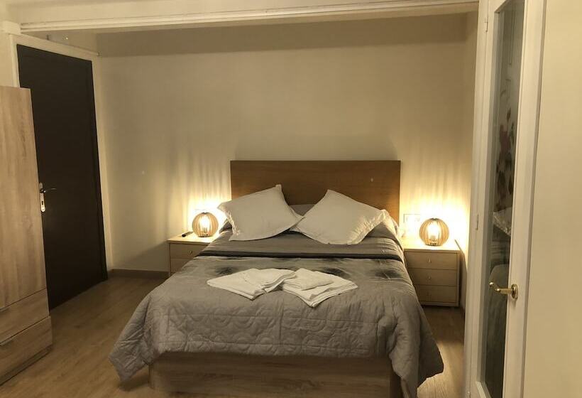 スタンダードルーム, Hostel Penedes