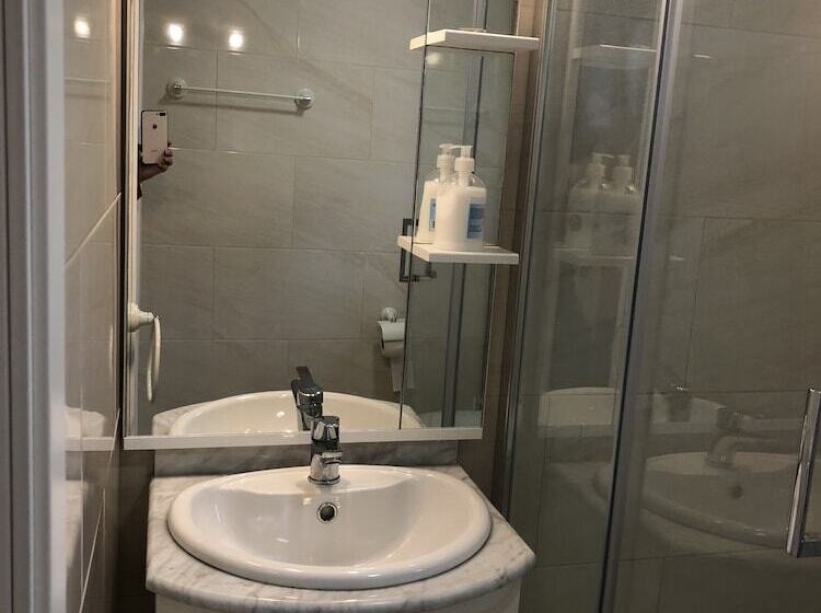 スタンダードルーム, Hostel Penedes