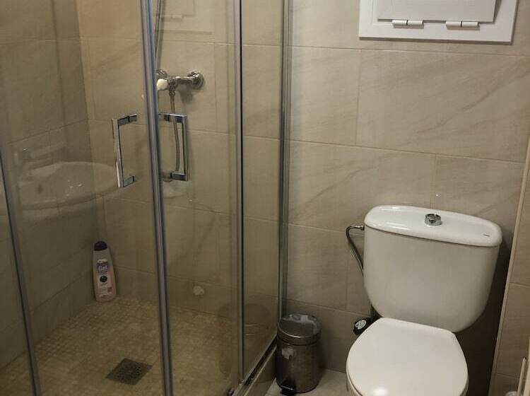 Номер Стандарт, Hostel Penedes