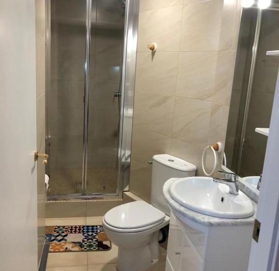 استودیوی استاندارد, Hostel Penedes