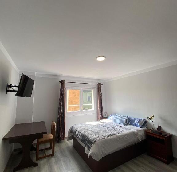 Номер Стандарт, Hostel Penedes