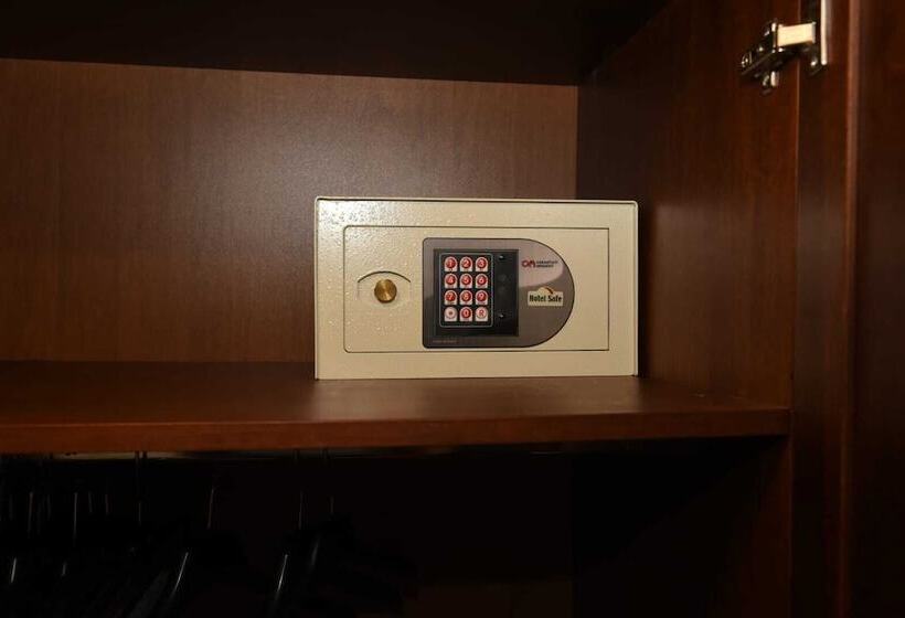 חדר קלאסי לשלושה, Albergo La Locanda Degli Apolidi