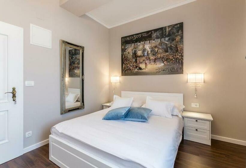 Standard Room, Theatre Of Dreams Rooms