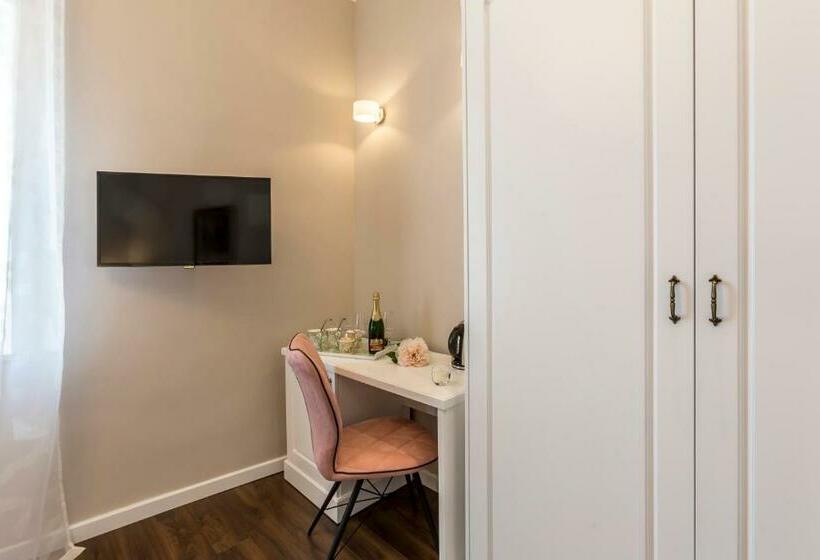 Standard Room, Theatre Of Dreams Rooms