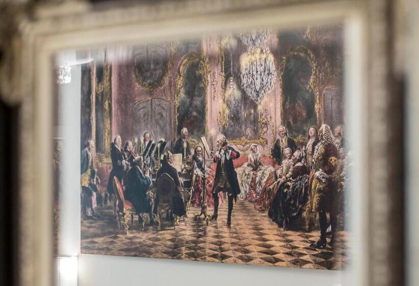 Standard Room, Theatre Of Dreams Rooms