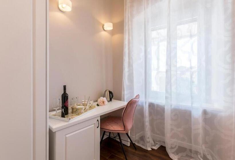 Quarto Deluxe com Sacada, Theatre Of Dreams Rooms