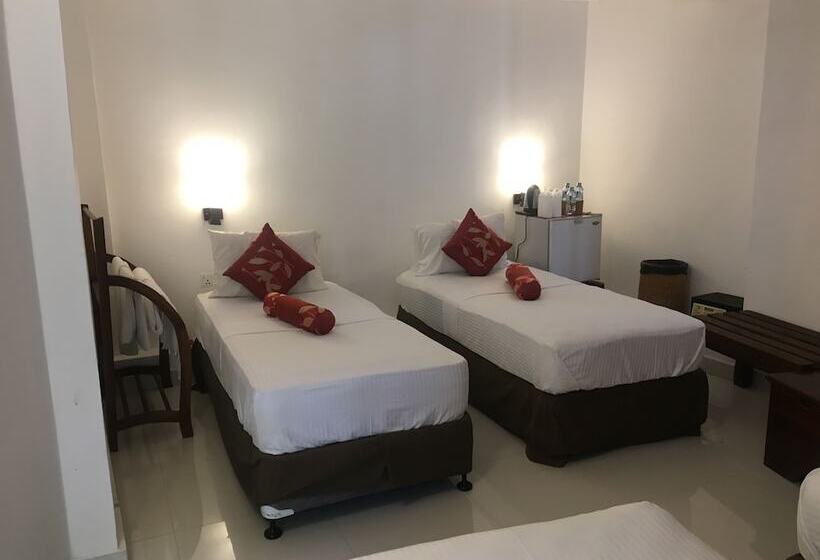 Кровать в Общей Комнате, Sizzlers Hub