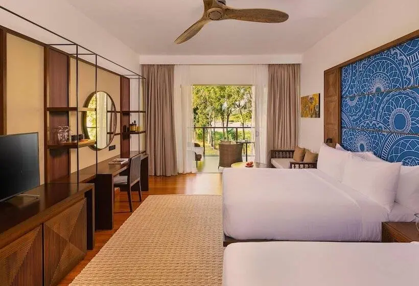Deluxe Room, Jetwing Kandy Gallery