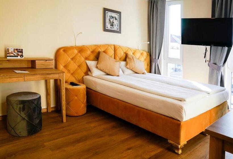 스탠다드 스튜디오, Boardinghouse City Home