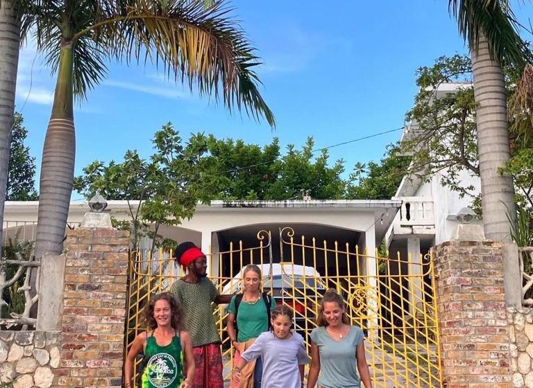 اتاق استاندارد با چشم‌انداز باغ, African Symbol Guest House