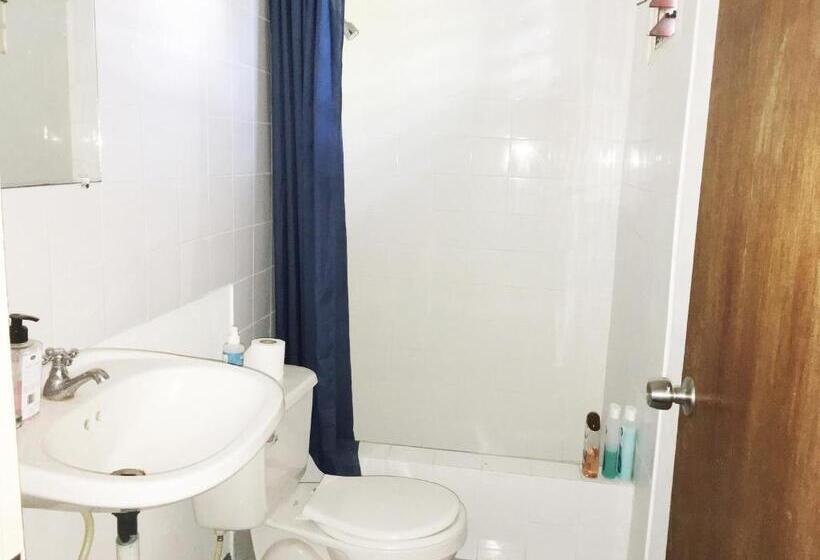 اتاق استاندارد یک نفره, African Symbol Guest House