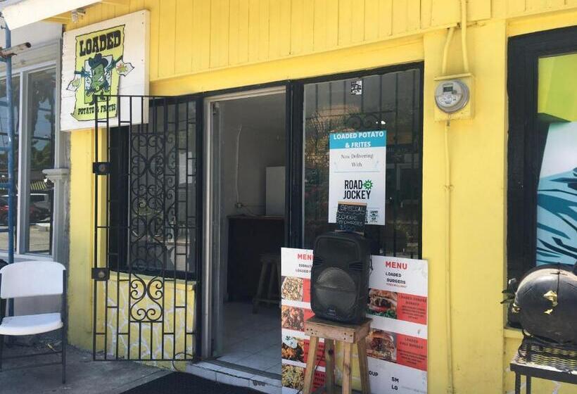 اتاق استاندارد یک نفره, African Symbol Guest House