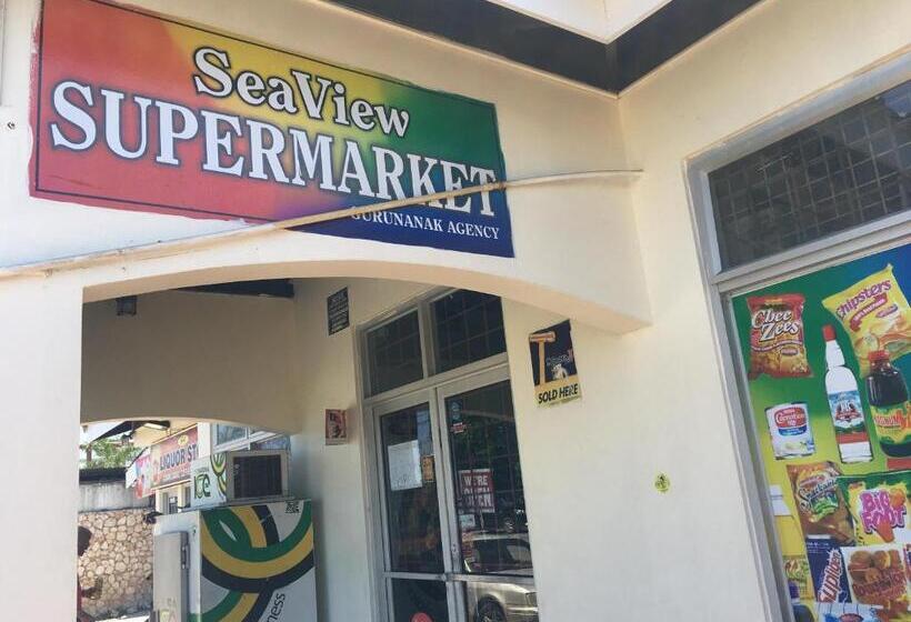 اتاق استاندارد یک نفره, African Symbol Guest House