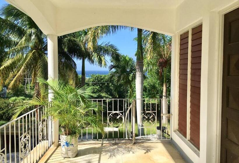 اتاق یک تخته با چشم‌انداز باغ, African Symbol Guest House