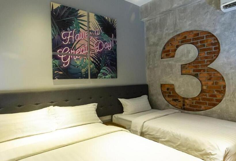 חדר משפחתי, Brown