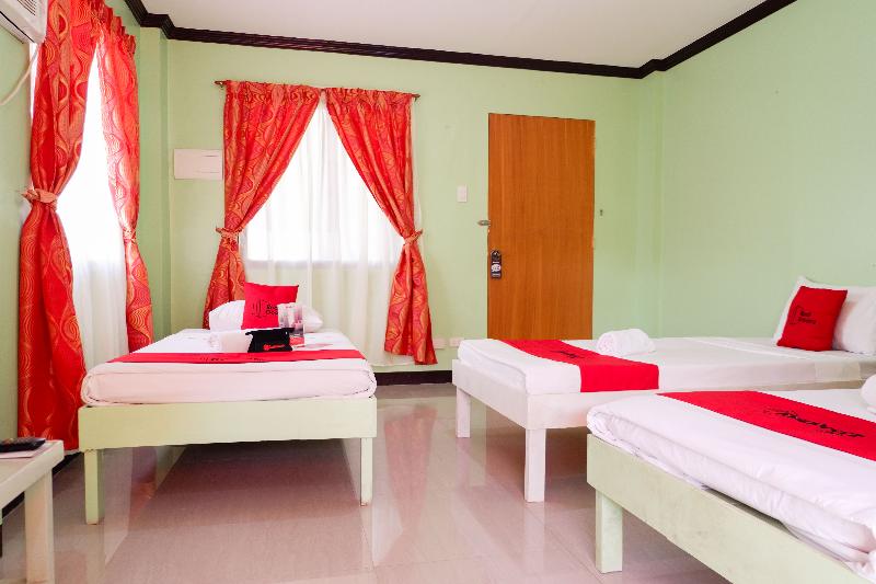 Семейный Номер, Reddoorz Near Maribago Barangay Hall
