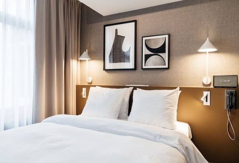 חדר סטנדרט, The Hunfeld