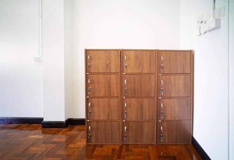 מיטה בחדר משותף, Saiyud Hostel