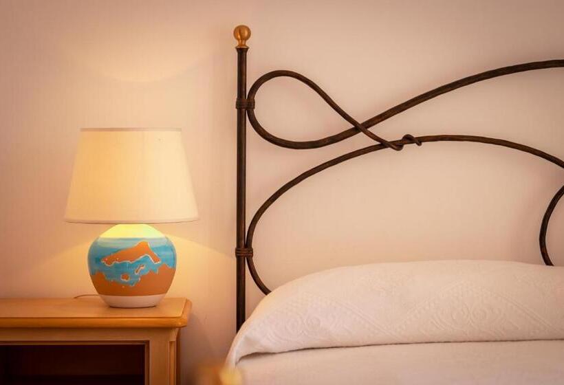 标准间, Sei   Isola Lunga