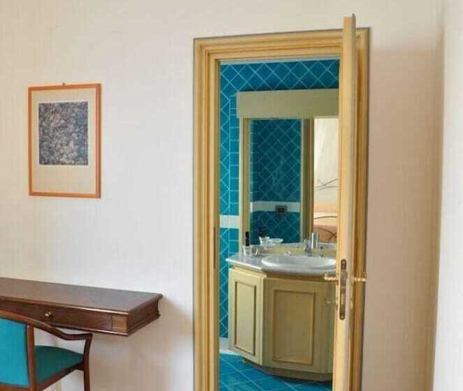 标准间, Sei   Isola Lunga