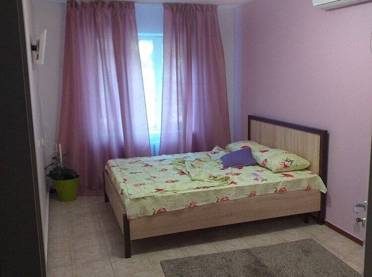 Aile Odası, Best Hostel