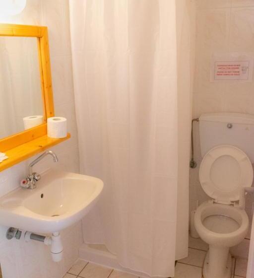 חדר סטנדרט לשלושה, Zagamilos