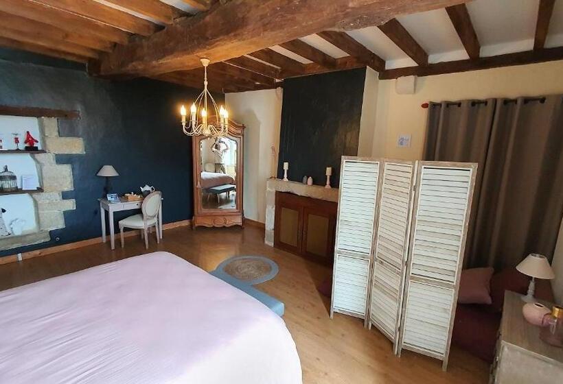 可看到停车场的标准间, La Vallée Du Launay