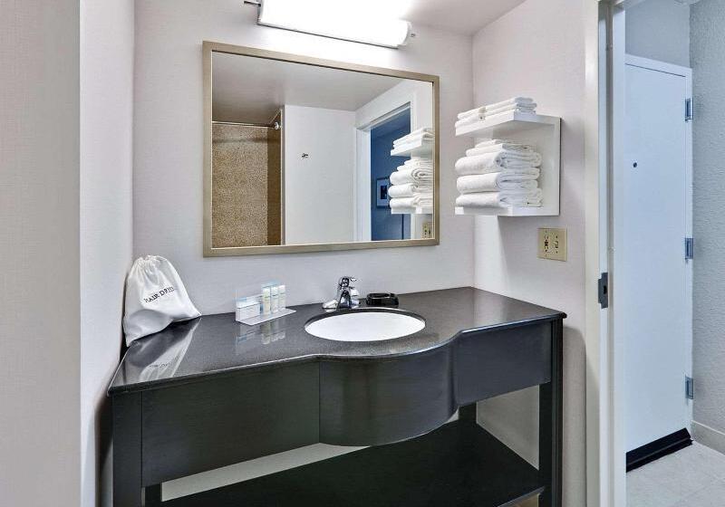 غرفة قياسية سرير كينج, Comfort Inn Plano Dallas