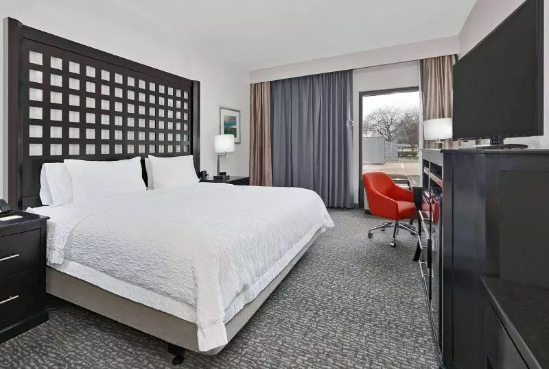 キングサイズベッドのスタンダードルーム, Comfort Inn Plano Dallas