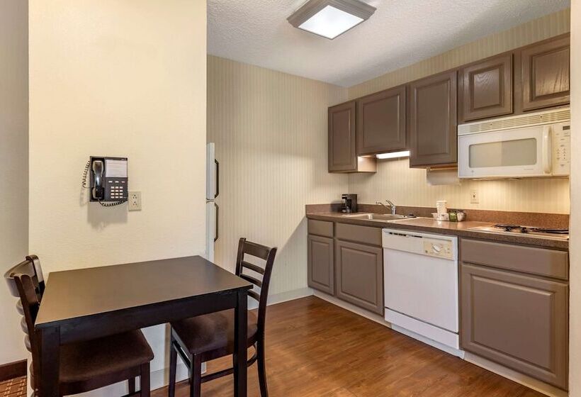장애인을 위한 스위트, Comfort Inn & Suites Warsaw Near Us30