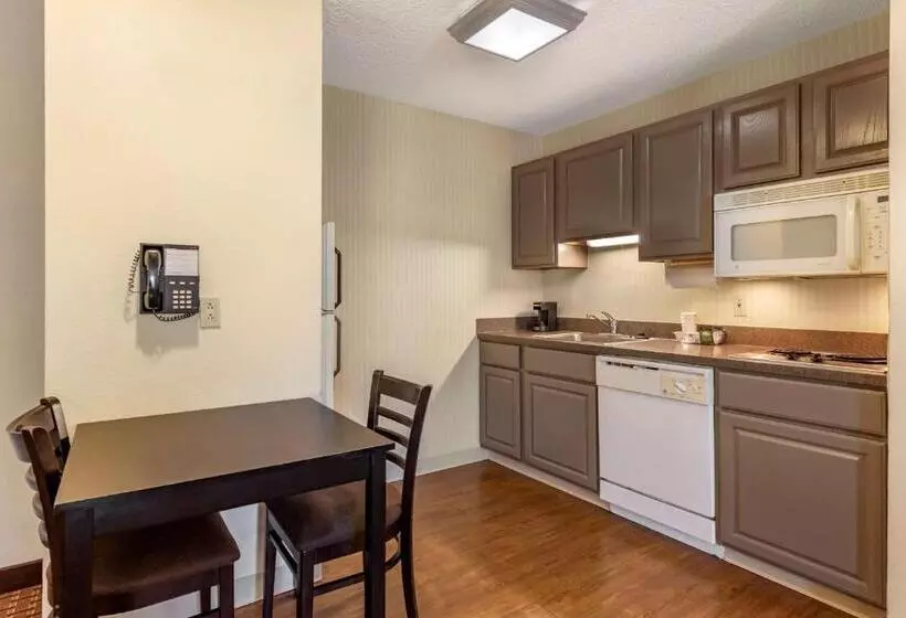 キングサイズベッドのスイートルーム, Comfort Inn & Suites Warsaw Near Us30