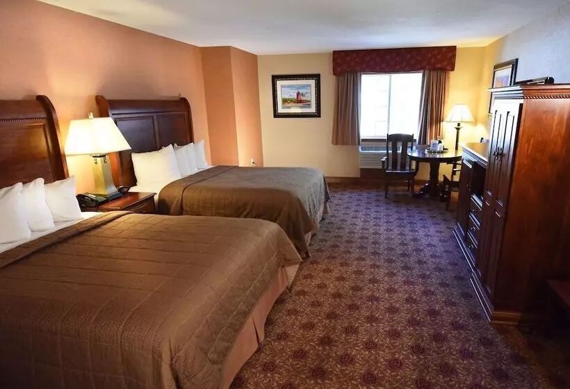 スタンダードルーム, Hamilton Inn Select Beachfront Mackinaw City