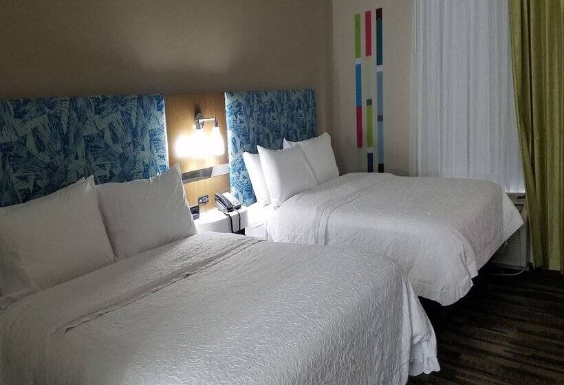 غرفه قياسيه سريرين مزدوجين, Hampton Inn & Suites Kansas City Merriam