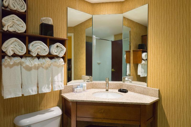 套房, Larkspur Landing Carlisle