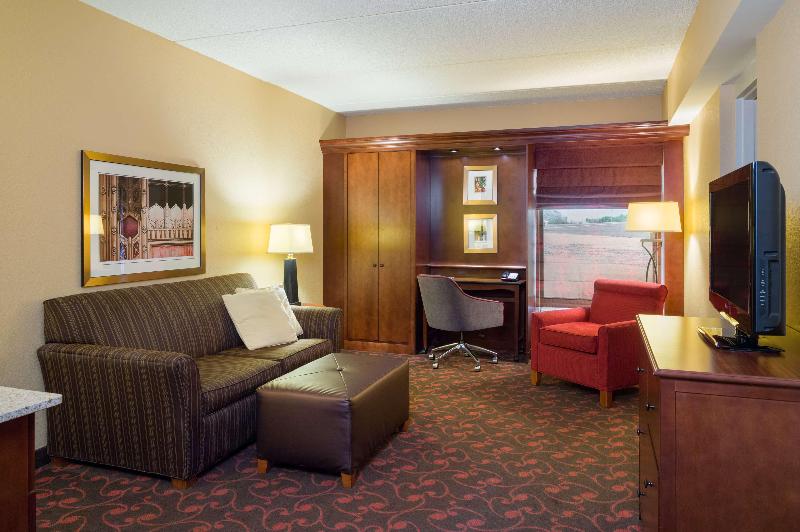 스위트, Larkspur Landing Carlisle