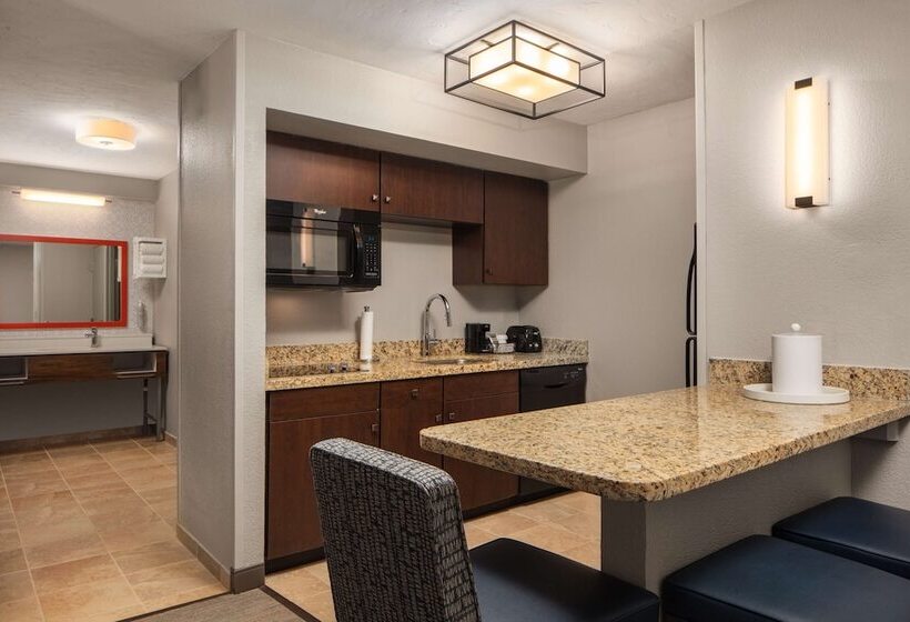 스위트 킹사이즈 침대, Hampton Inn & Suites El Pasoairport