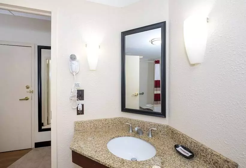 ２ダブルベッドのスタンダードルーム, Red Roof Inn Meriden