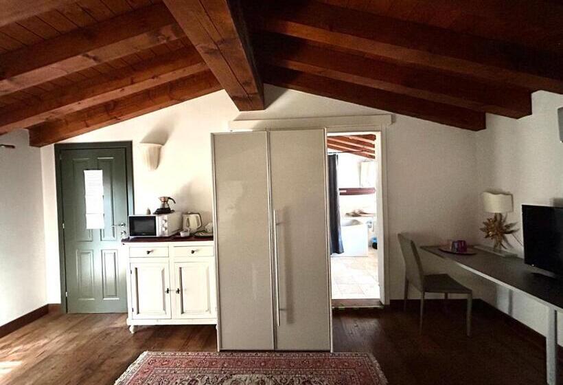 חדר סטנדרט לשלושה, Damabianca