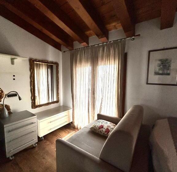 חדר סטנדרט לשלושה, Damabianca