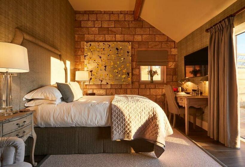 سوئیت جونیور با تراس, The Duncombe Arms