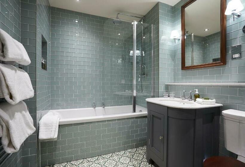 اتاق لوکس, The Duncombe Arms