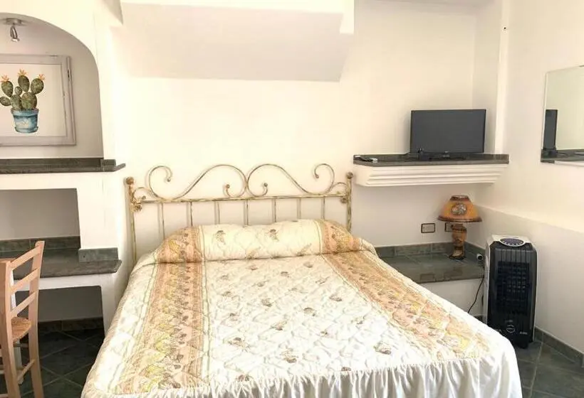 Standard Kolmen Hengen Huone Jaettu kylpyhuone, B&b S'incontru