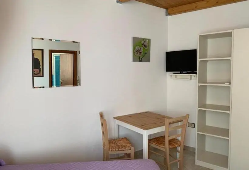 Standard Kolmen Hengen Huone, B&b S'incontru